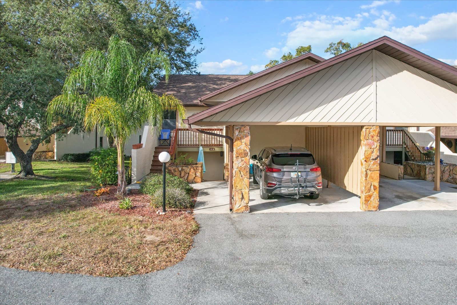 219 East Hartford Street